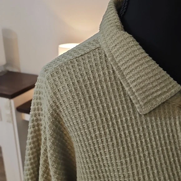 Top - Picture 5 of 16